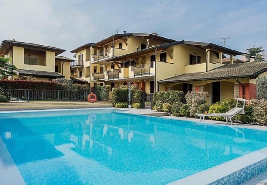 Hoya Apartment Sirmione Exterior photo