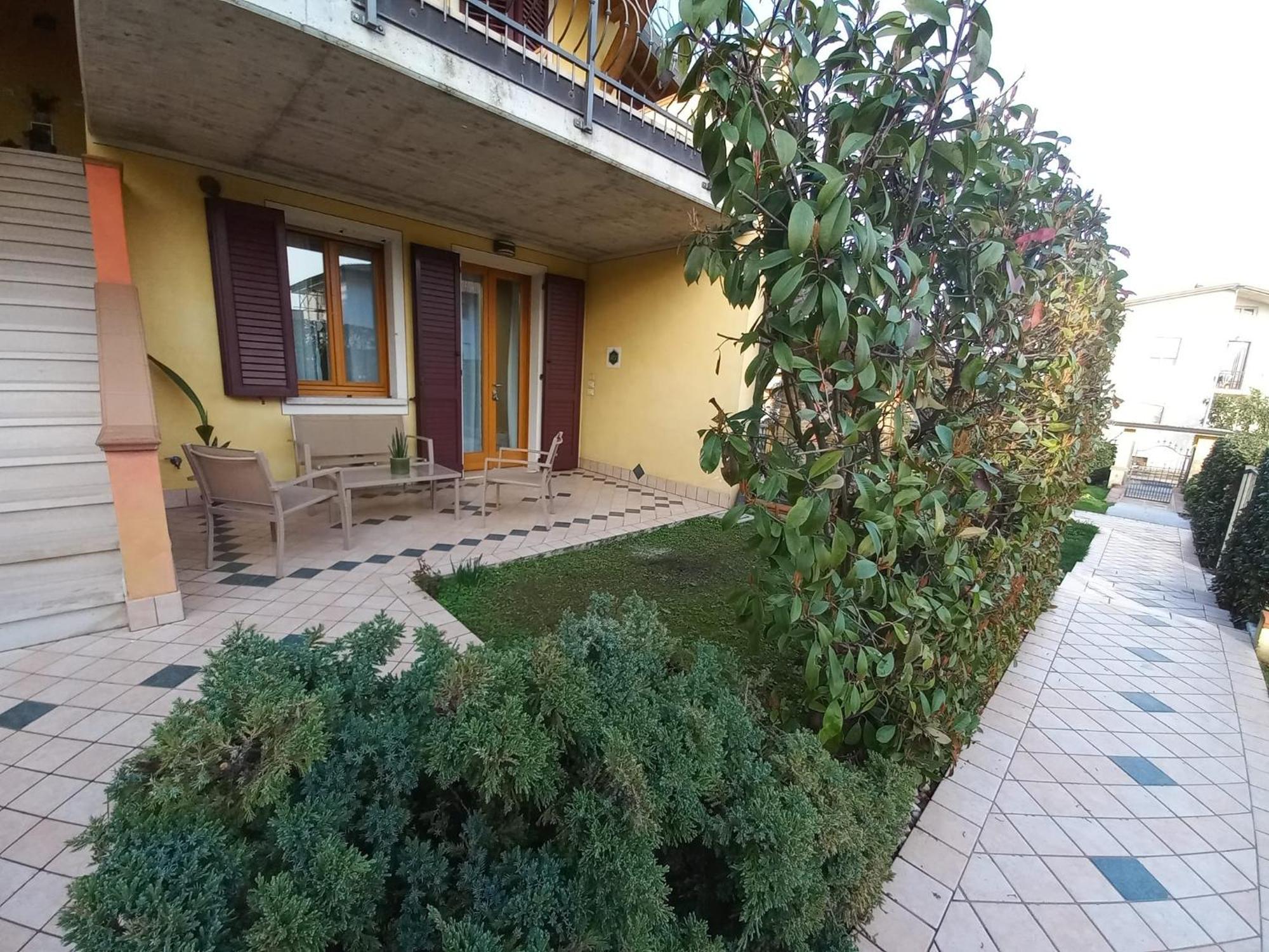 Hoya Apartment Sirmione Exterior photo
